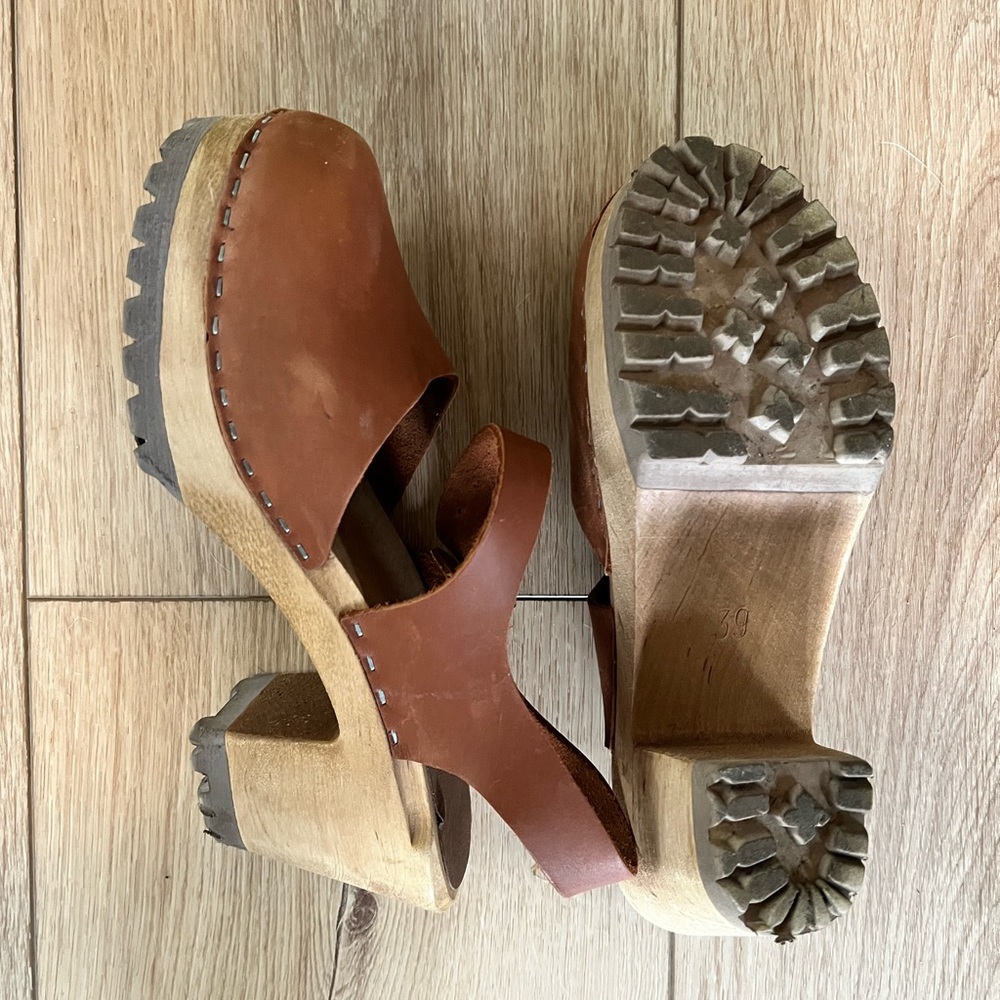 MIA Abba Clogs